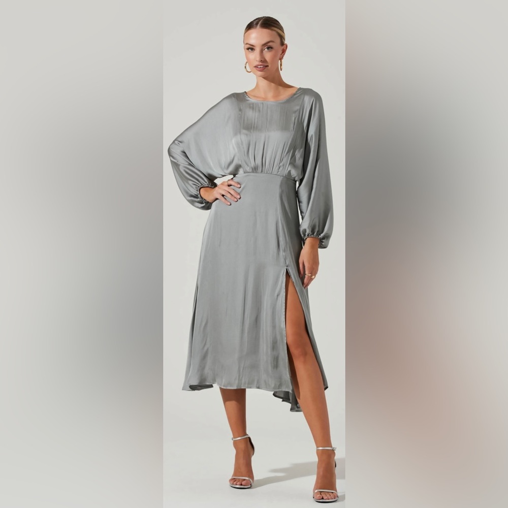 ASTR Marin Midi Dress in Sage Size L